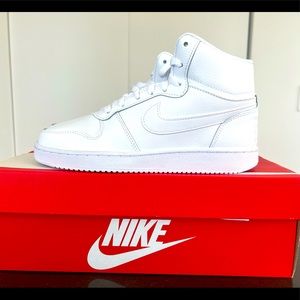 NIKE EBERNON Mid White Size 7 - New with Box